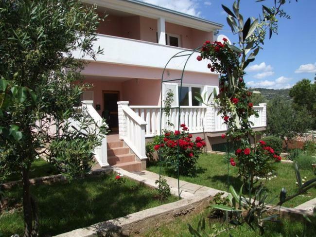 Apartments Skerlep Sevid Exterior photo
